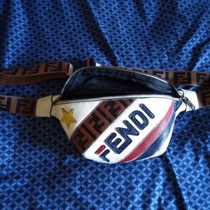 👑Mania panelled Fendi fanny pack 👑